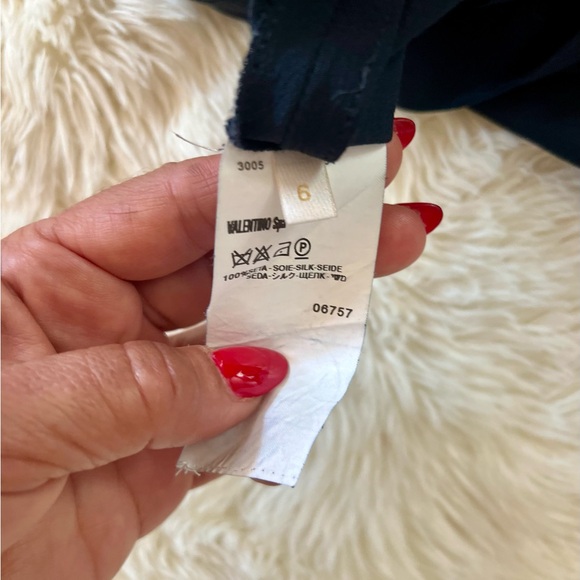 VALENTINO Spa Pleated Black Silk Skirt Size 6 - Picture 8 of 8